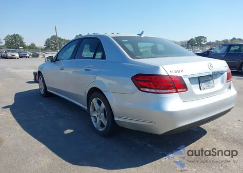 2014 Mercedes-Benz E 350 4Matic z USA, uszkodzony, nr VIN WDDHF8JB6EA988635